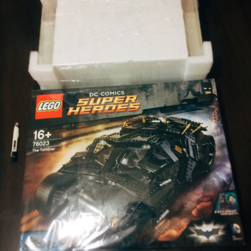 樂高Lego 76023 超好盒況蝙蝠車+專用白底收藏盒 絕版品 值得擁有