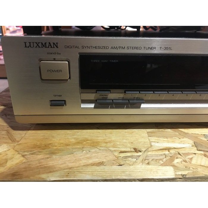[沐耳 ] 日本 Luxman 經典老機 AM/FM 收音機 T-351L