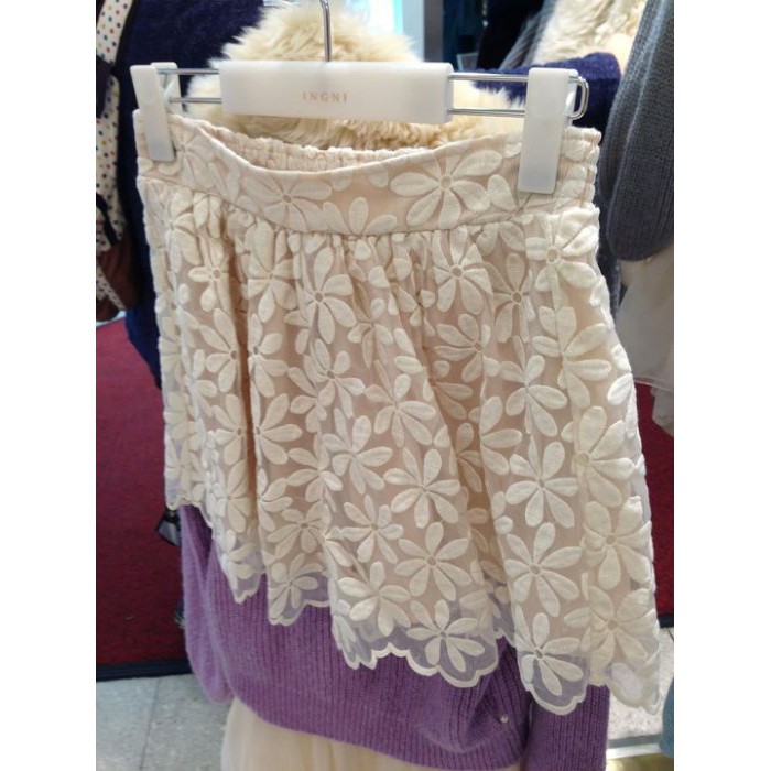 日本品牌INGNI 米白色刺繡花朵雪紡褲裙