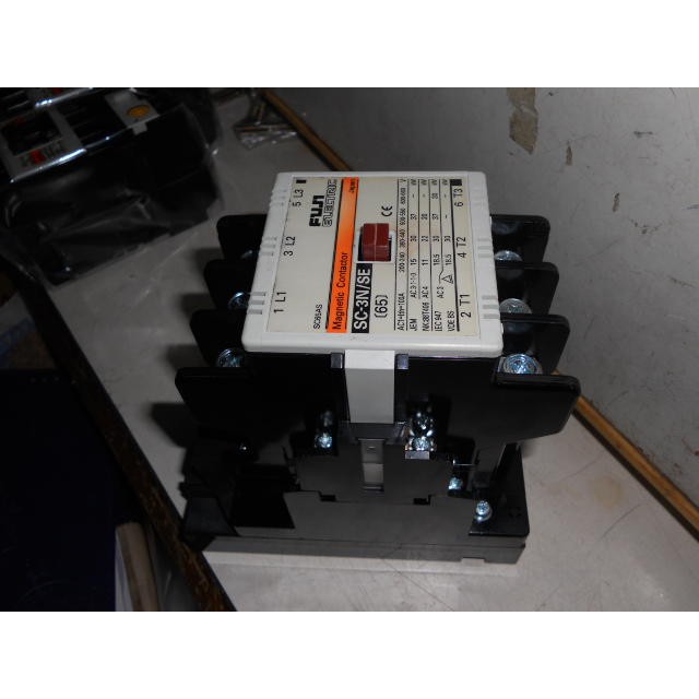 日本富士電磁接觸器SC-3N/SE(65) 20HP線圈100-127V DC100-110V交直流共用 電磁開關(D2