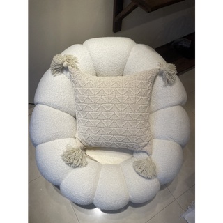 四邊長毛編織造型裝飾方形 米色枕頭 抱枕 小飛毯造型