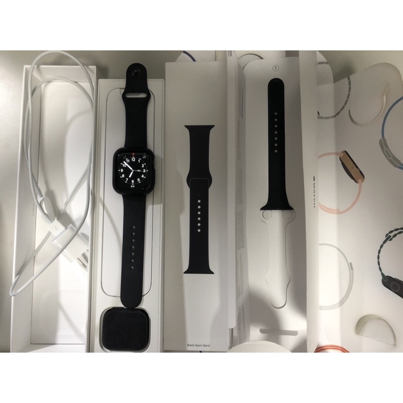 9成9新 Apple Watch 4 44mm LTE版 盒裝完整 配件齊全 犀牛盾保護殼 保護貼 已過保