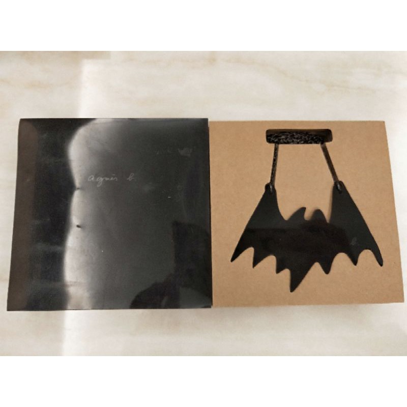 全新 現貨 限量 agnes b 蝙蝠 造型 項鏈 壓克力 蝙蝠俠