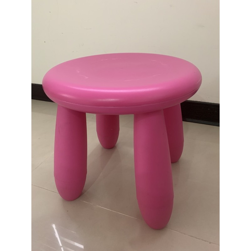 IKEA粉紅塑膠椅凳