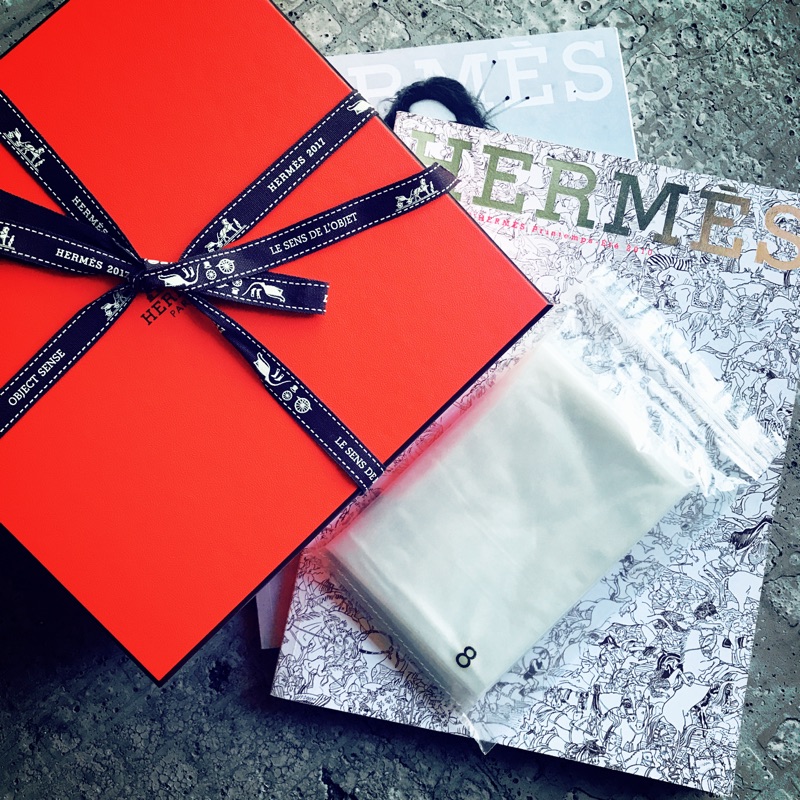 HERMÈS 愛馬仕正品全新紙盒、緞帶、各精品品牌紙袋出售。