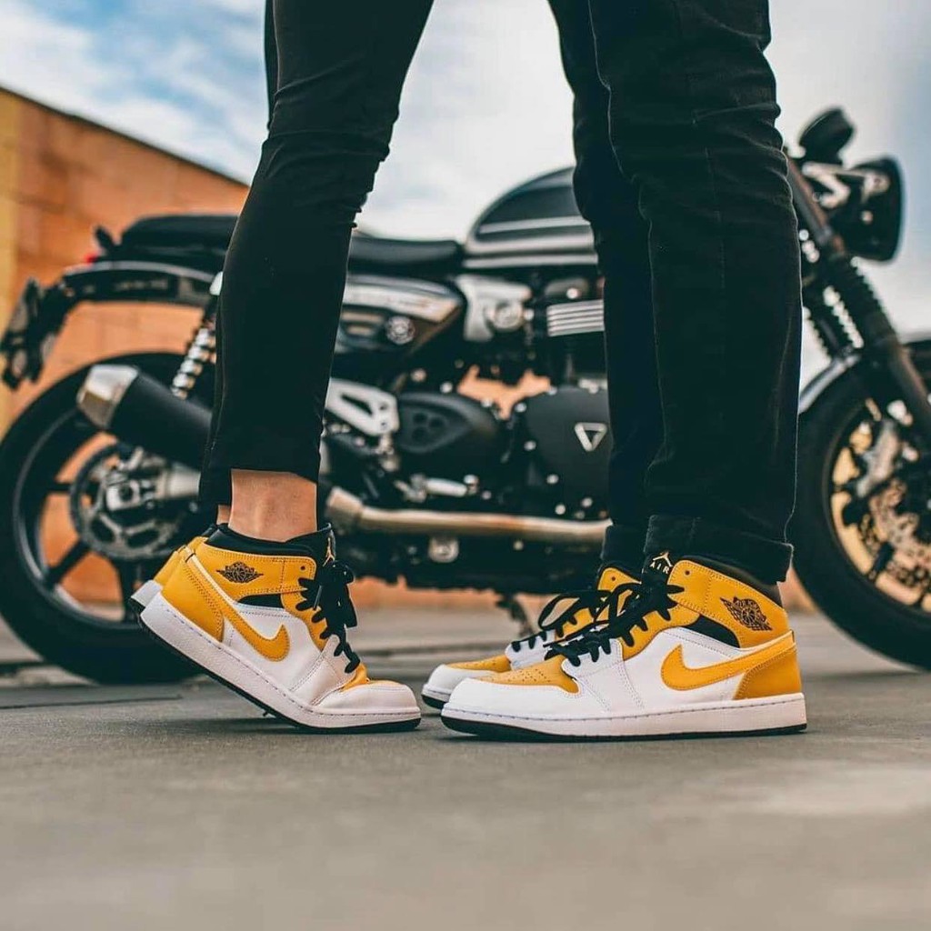 aj1 university gold