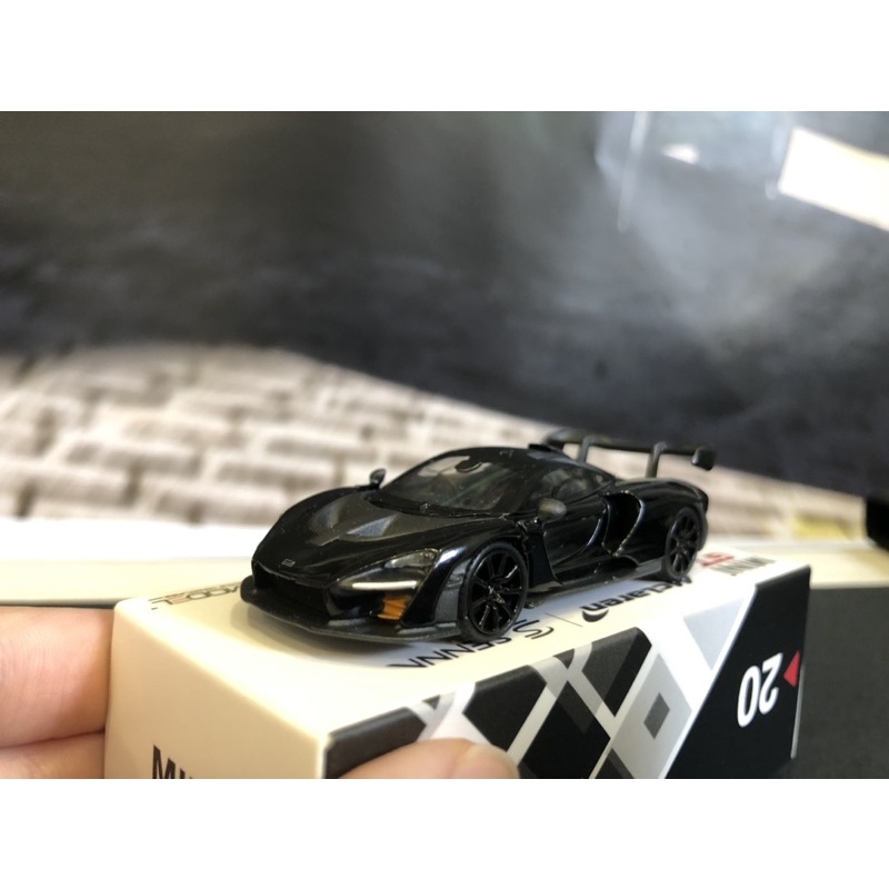 Mini GT Senna 黑