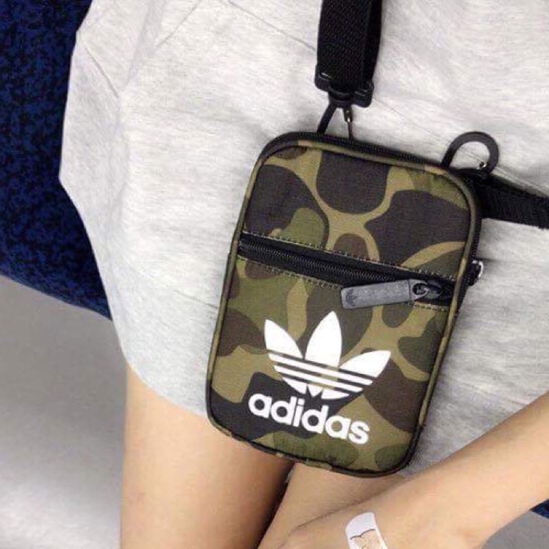 Adidas fight bag 三葉草 迷彩 小包 腰包