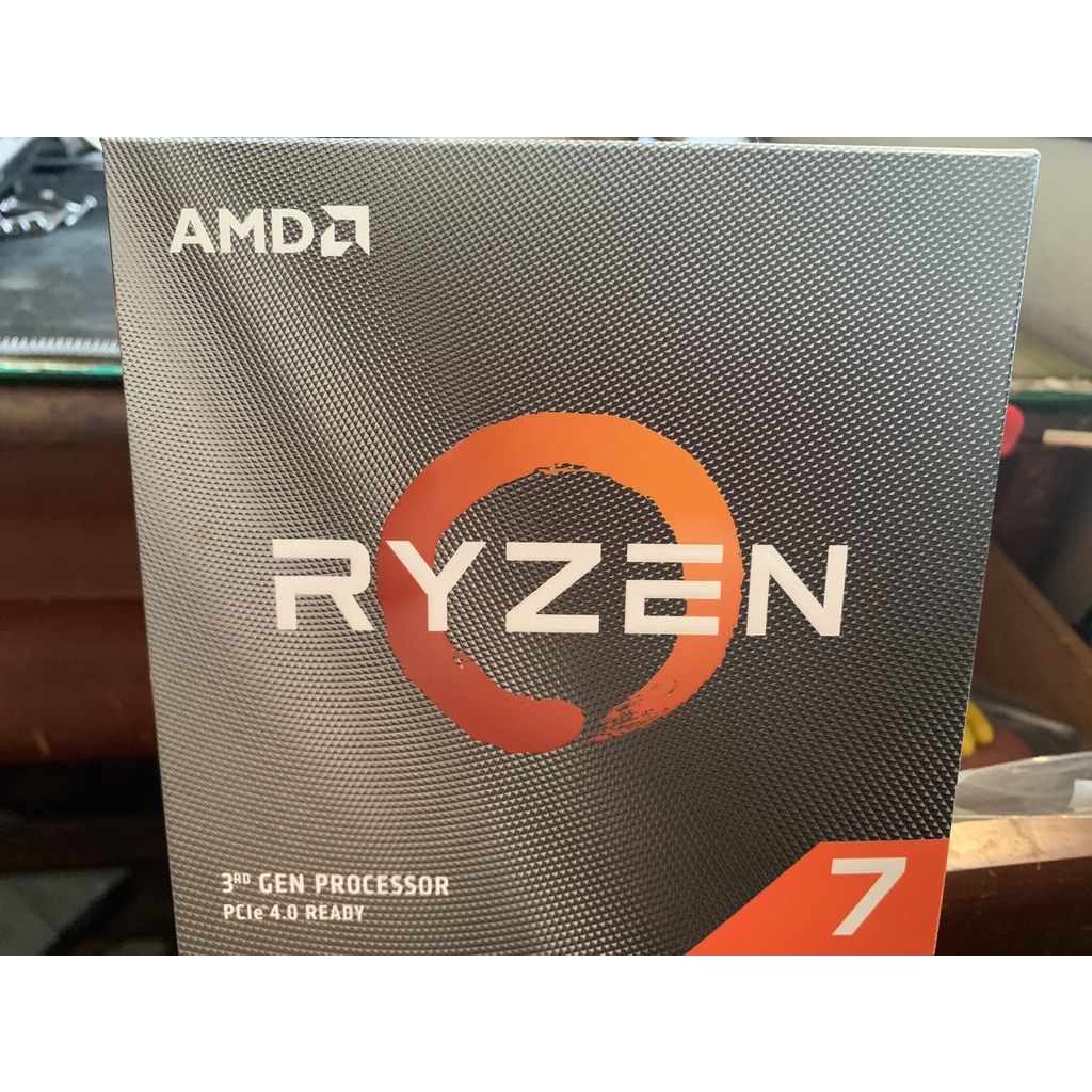 【二手】AMD Ryzen R7 3700X  完整盒裝(附原廠風扇)