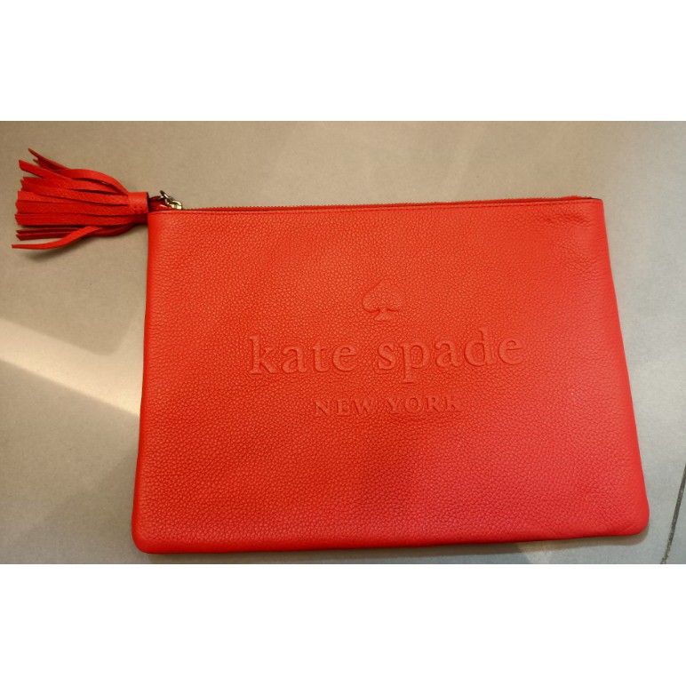 【Kate Spade】全新帶標籤標誌皮革手拿包（橘紅色*1）－WLRU5144