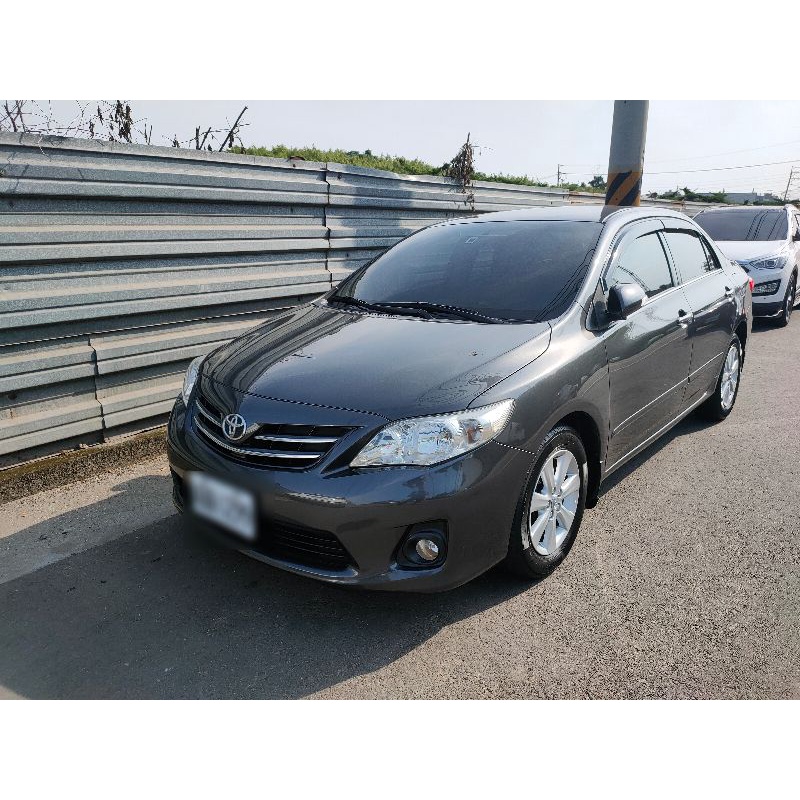 自售 2013 Altis 1.8 車況很好 跑15萬 售26.5萬 台中可看車 0977366449