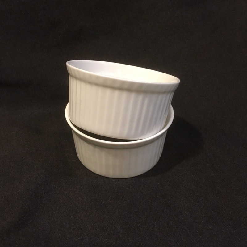 白色烤布蕾陶瓷小容器