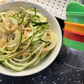 【現貨】蔬菜刨絲器 櫛瓜麵削麵器 偽麵器 不鏽鋼刀片 減醣低GI料理 蔬菜削麵器 櫛瓜麵工具