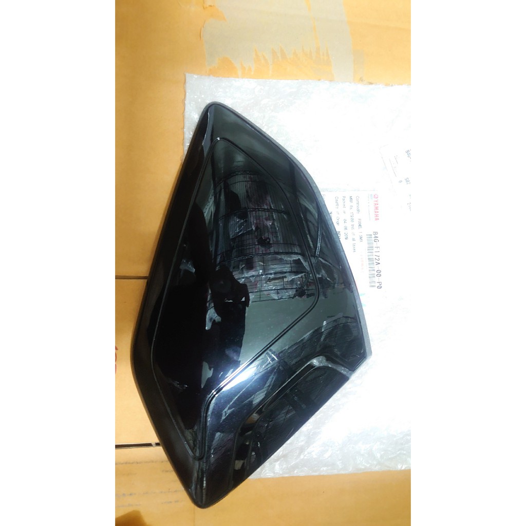 yamaha fzs v3 腿靠 側殼 側蓋 車殼 B4G-F172A-00 B4G-F172F-00