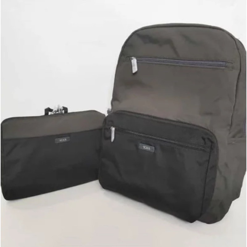 全新Tumi 收納折疊後雙色後背包 灰黑 可掛行李箱 旅行運動必備 男女皆可用