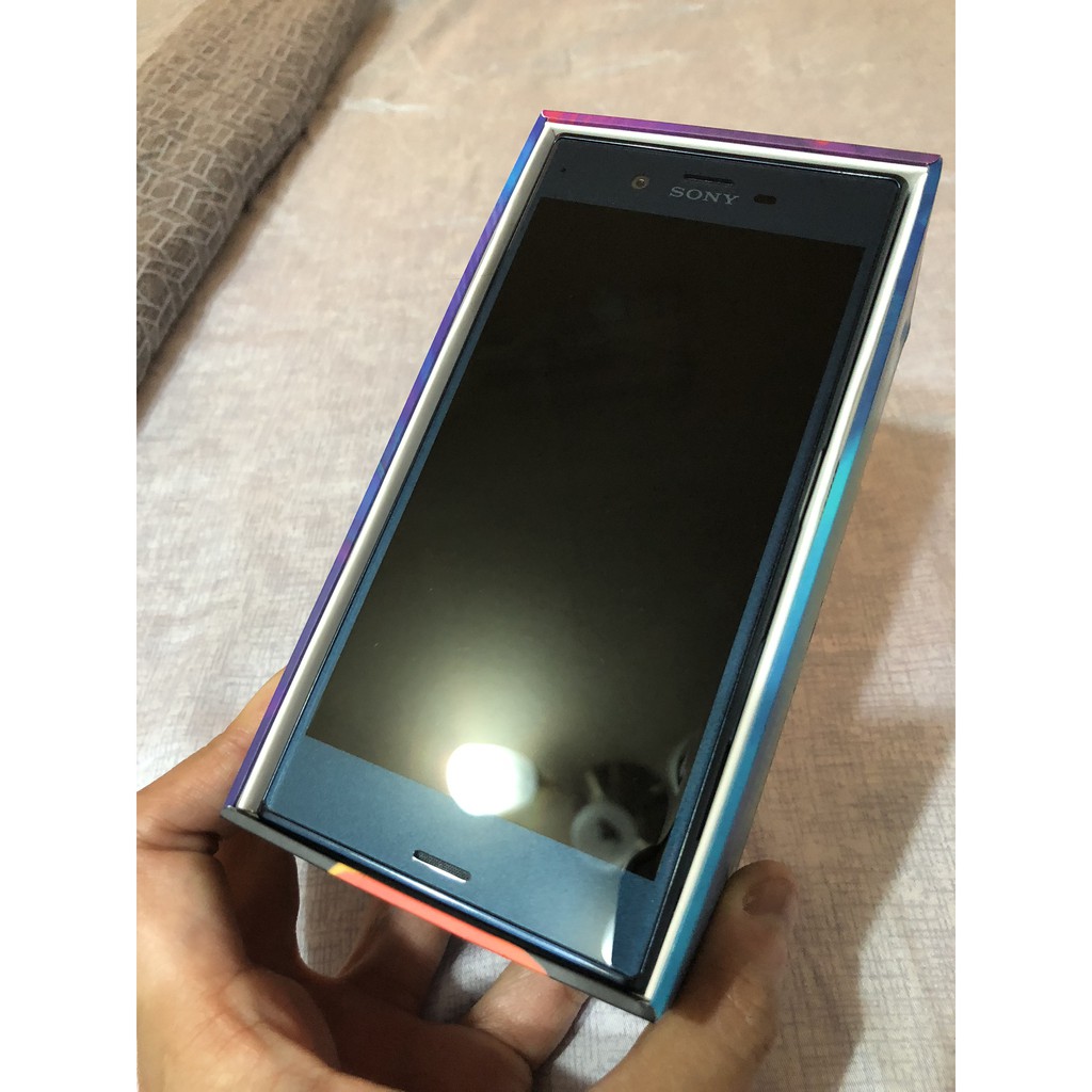 Sony Xperia XZ 64G 澗水藍 (2016.10購入使用)