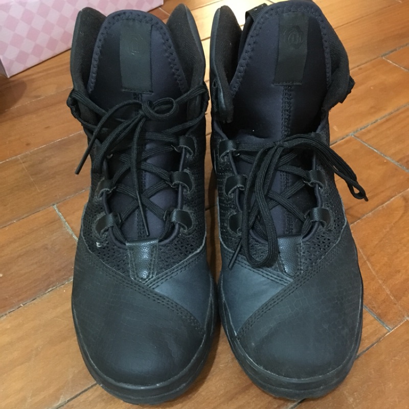 二手Adidas籃球鞋/男鞋/黑色/高CP值