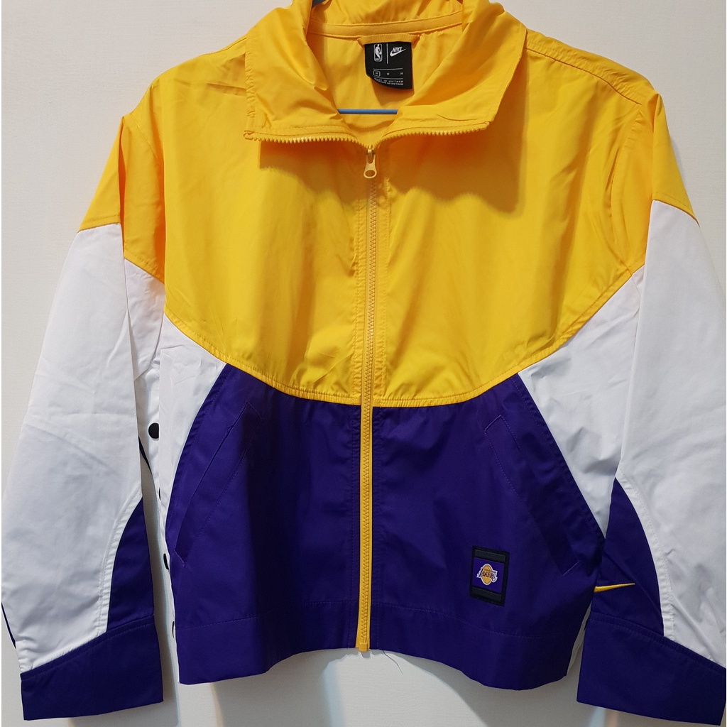 [正品] Nike NBA Lakers 黃紫白 湖人 刺繡 風衣 短版外套 側邊扣子 女款 M號
