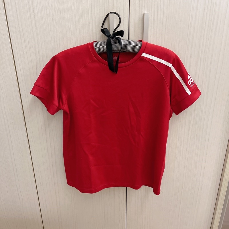 （二手衣）Adidas紅色運動短T（男大童）尺寸150