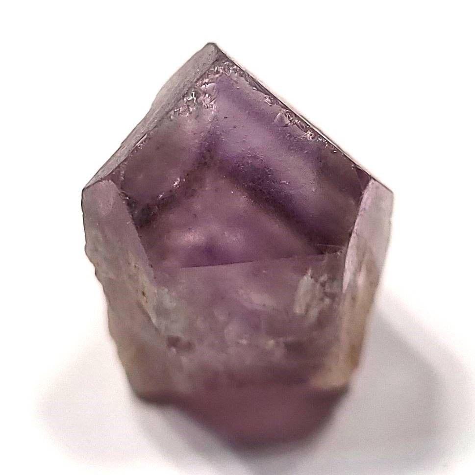 ***原礦屋*** 珍稀水晶！A級坦桑尼亞幻影紫水晶柱原礦5.78g (可站立)！(寶石、礦石、標本、冥想、靈修)