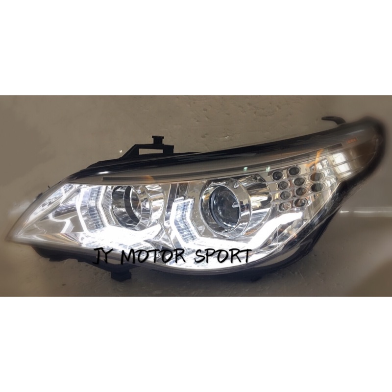 小傑車燈精品--新品 改版 BMW E60 E61 晶鑽 黑框 M5樣式 3D 導光圈 上燈眉 魚眼 大燈  0