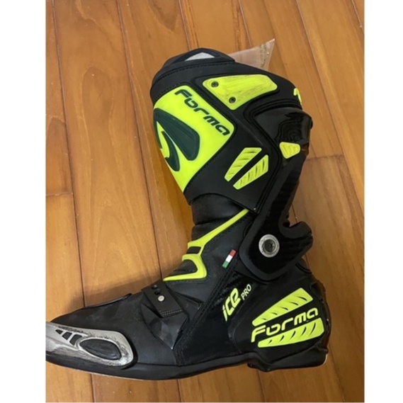 Forma 車靴 ice pro