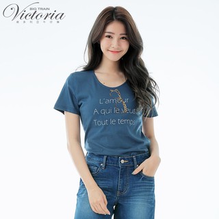 VICTORIA 植絨鏡框文字印花基本短袖T-丈青V85456-58