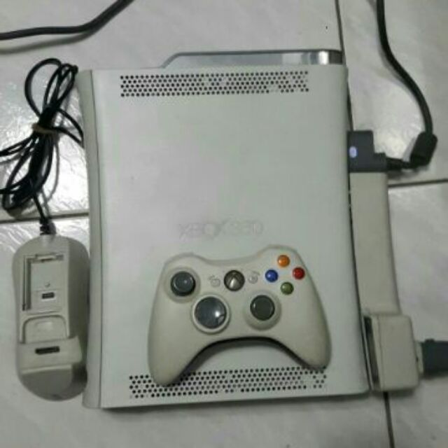 「送運費」X box360 主機 +無數遊戲片+kinect