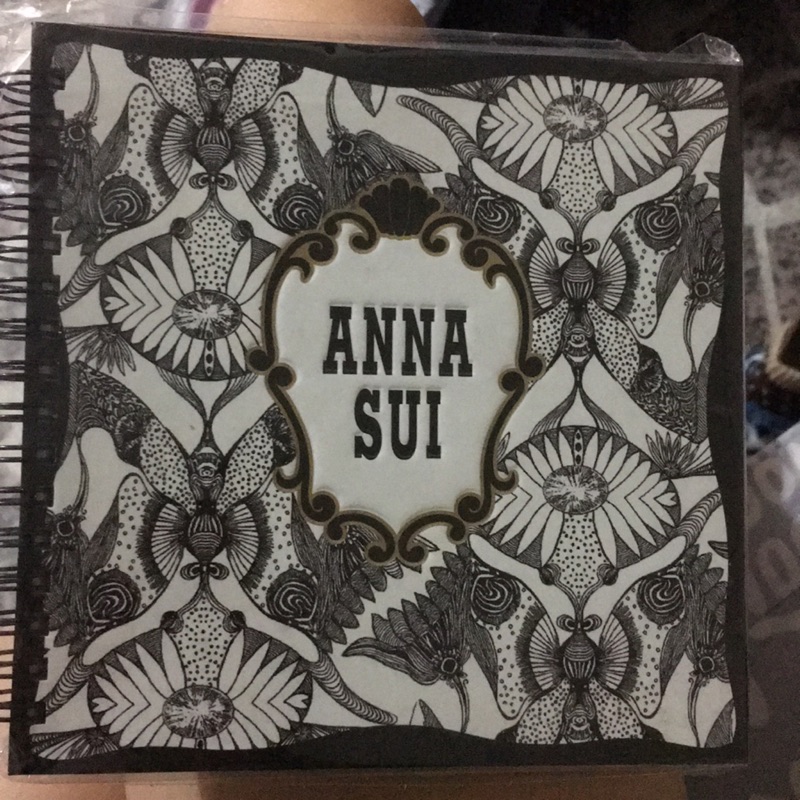 Anna sui 筆記本