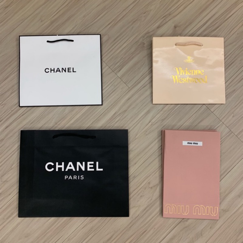 Miu Miu  Chanel 香奈兒  Vivienne westwood 紙袋