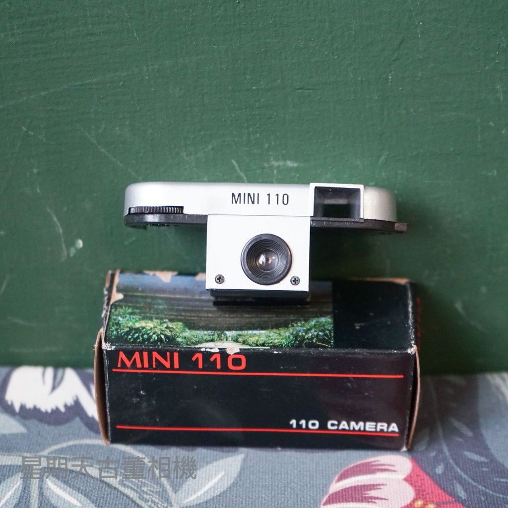 【星期天古董相機】銀黑配色 MINI 110玩具相機 110格式底片 底片相機 玩具相機 附贈過期底片