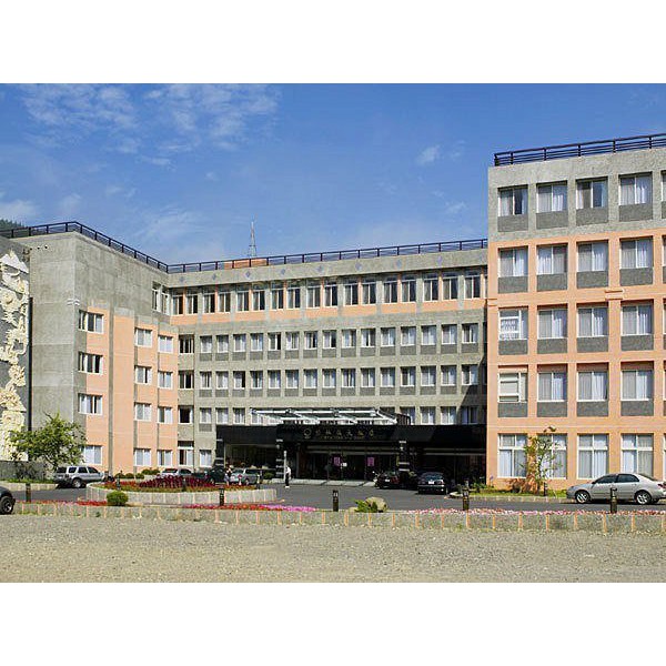 休閒咖*代訂房7/8/11月$9699起 杉林溪大飯店《和式六人房》平日 住宿含早餐/晩餐/門票/停車