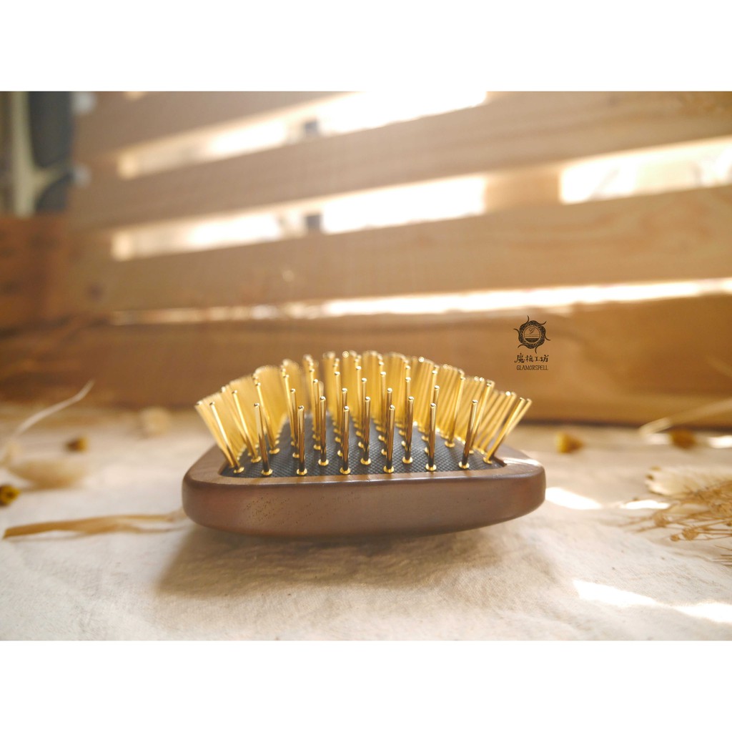 Giamorspell 魔梳工坊 百貨專櫃正品 Da011專業第一名的能量黃金梳胡桃木大款頭皮按摩梳 蝦皮購物