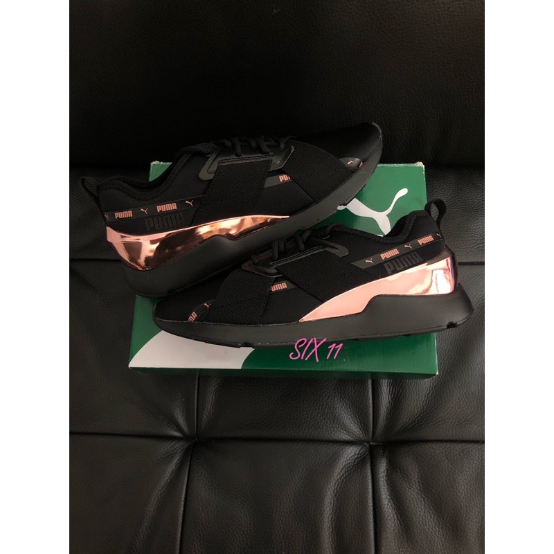 @SIX@PUMA MUSE X-2 METALLIC 黑 玫瑰金 經典 女鞋 370838-01