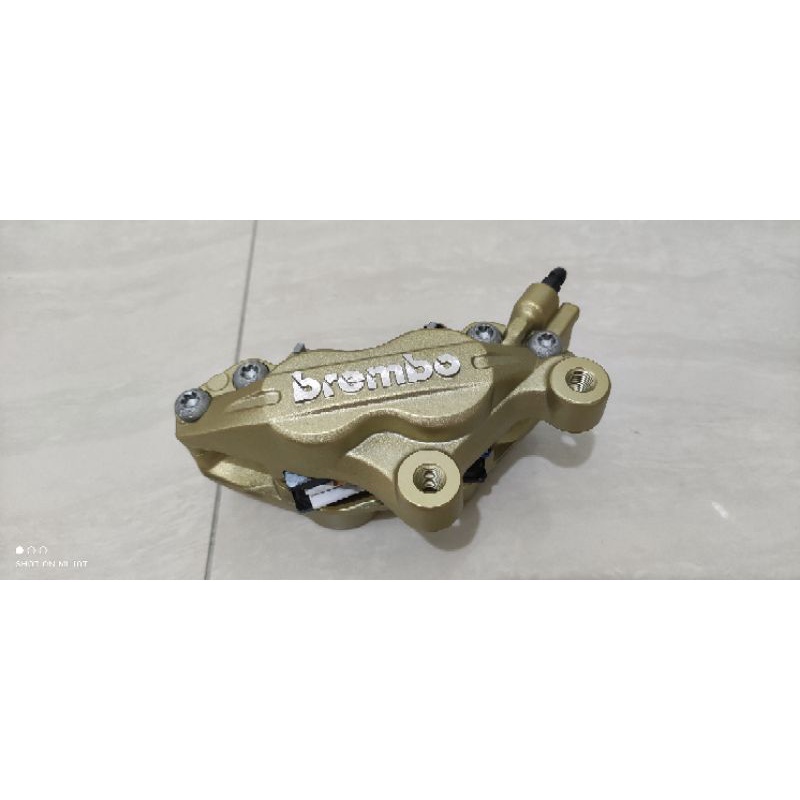 BREMBO 香蕉對四卡鉗 KRV  六代戰 BWS  KYMCO Racing S  新G6  brembo右卡