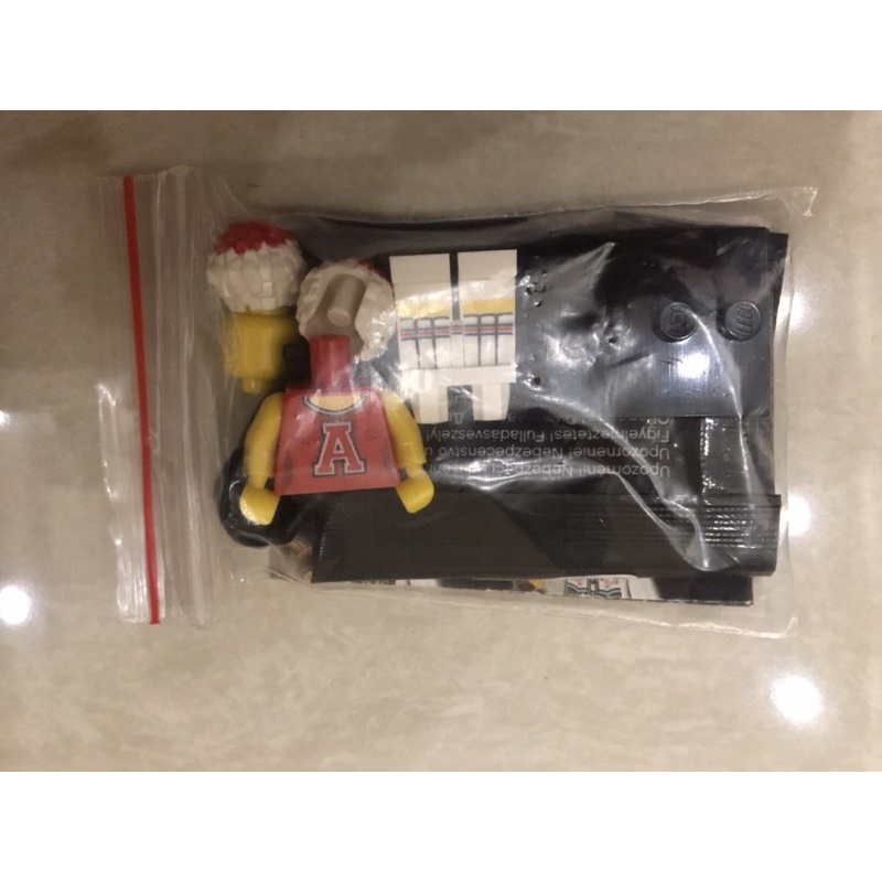 LEGO 樂高Minifigures Series 8 第8代 8833 #13紅色啦啦隊員