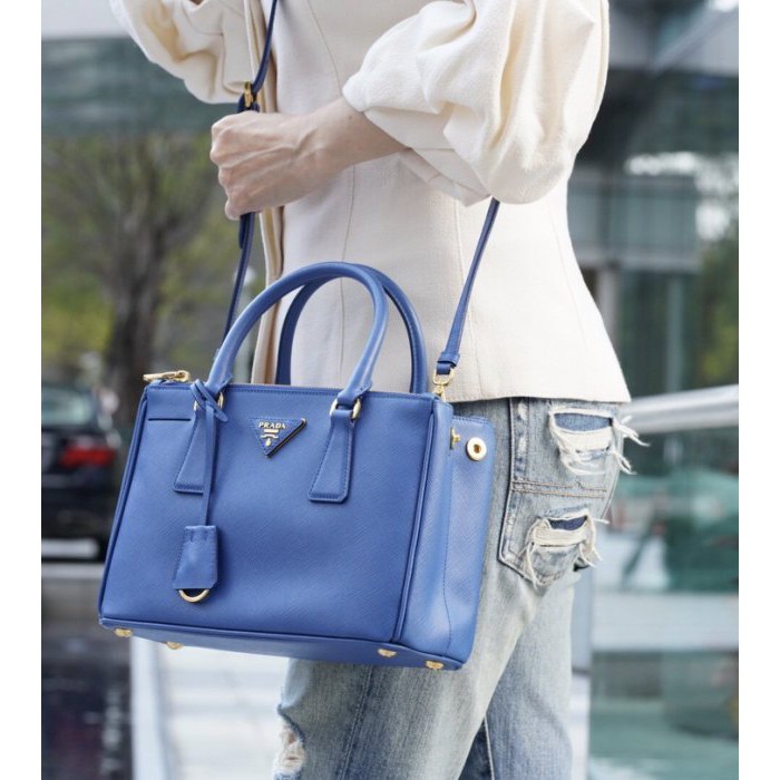 國際精品代購Prada BN2316 Mini Saffiano Lux Tote Bag 迷你斜背包馬卡龍藍| 蝦皮購物