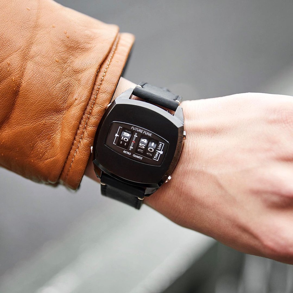 日本手錶Future Funk｜迴轉向你-髮絲黑，直立迴轉式數字石英錶真皮錶帶(公司貨，有保固）
