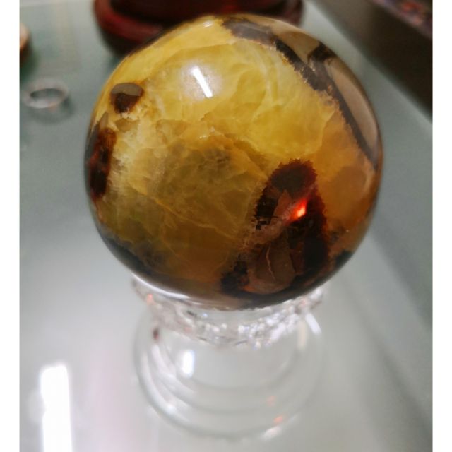 水晶球，龜甲石球，直徑約6.4cm, 420g，無摳感。