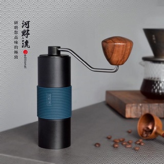 南美龐老爹咖啡 河野流 佐賀磨豆機禮盒組 咖啡手搖磨豆機 420不銹鋼五芯磨盤 雙軸承 臺灣製造 附毛刷、吹球、集豆器
