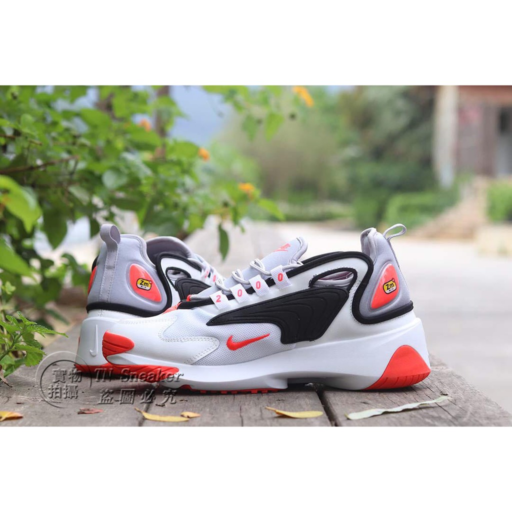 nike tn zoom 2000