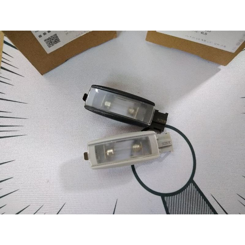 【GOLF Fix】福斯原廠 化妝鏡燈 遮陽板燈，GOLF 5、Passat B6 B7（1K0 947 109)