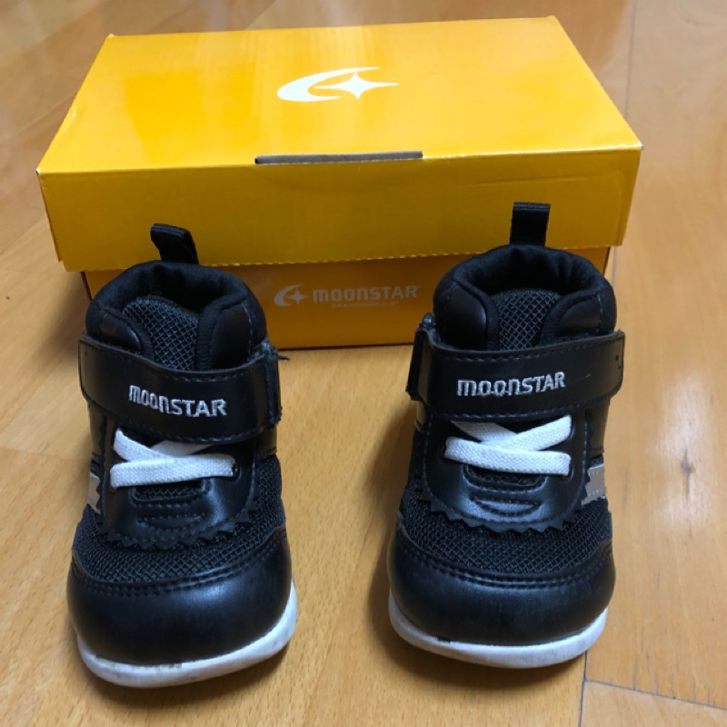 元堯媽咪～日本月星moonstar機能矯正寶寶鞋13.5