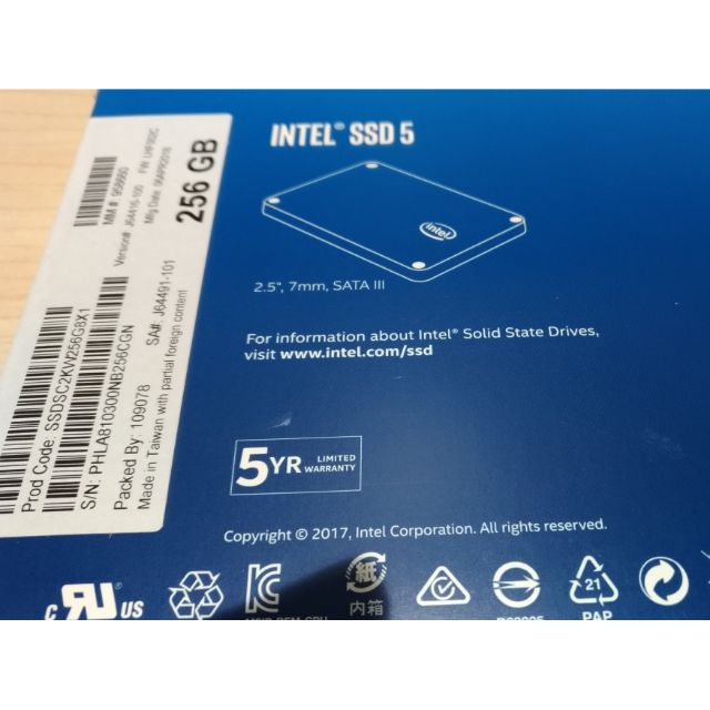 INTEL SSD 545S 256GB 全新品 未拆