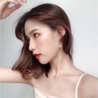 霧白色貝殼與鏤空三角形珍珠相連•微吊墜耳針式耳環•