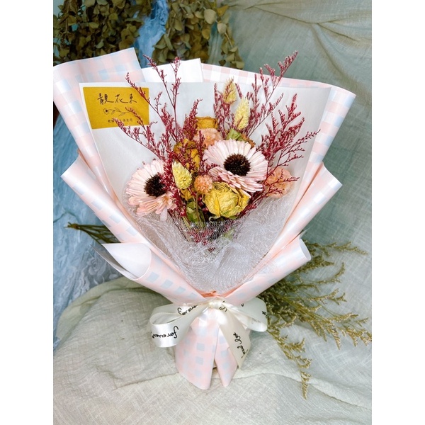 乾燥玫瑰 乾燥花束 乾燥花 畢業花 閨蜜花 高雄花店 蝦皮購物