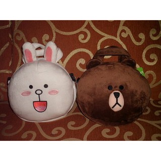 正版LINE FRIENDS~熊大絨布頭型手提包~斜揹包~附背帶---約23公分[可愛娃娃]