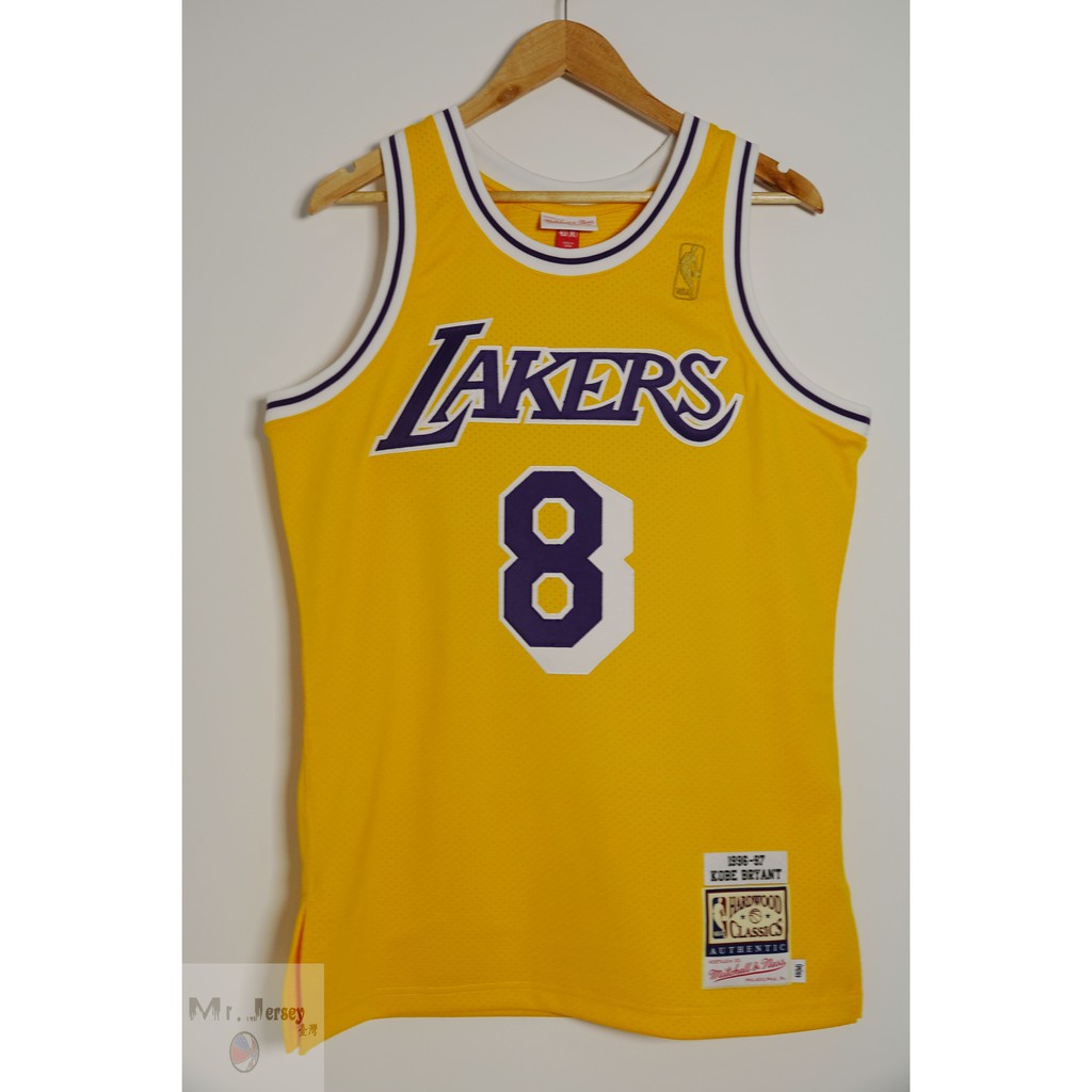 Mitchell&amp;Ness Kobe Bryant 湖人隊 1996-97 新人年 復古黃 球員版 AU 球衣 預購