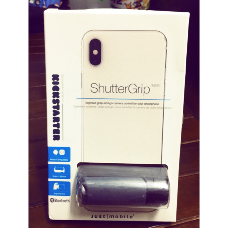 《二手》ShutterGrip™ [掌握街拍] 讓手機拍照更犀利 藍芽自拍器 美拍握把 拍照控制器
