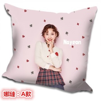 現貨！娜璉 Na Yeon 個人 TWICE 抱枕 靠墊 枕頭 靠枕，40x40cm，緞紋布，色彩鮮豔，印製精美。A款